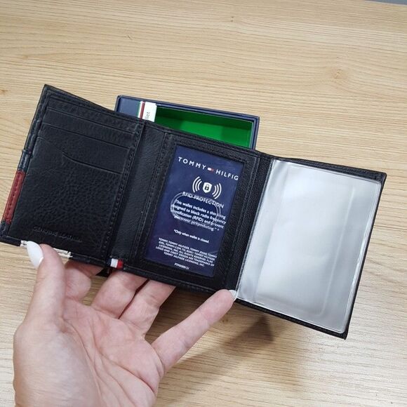 TOMMY HILFIGER Mens Black Leather Wallet Trifold RFID Flag Logo - Picture 4 of 6